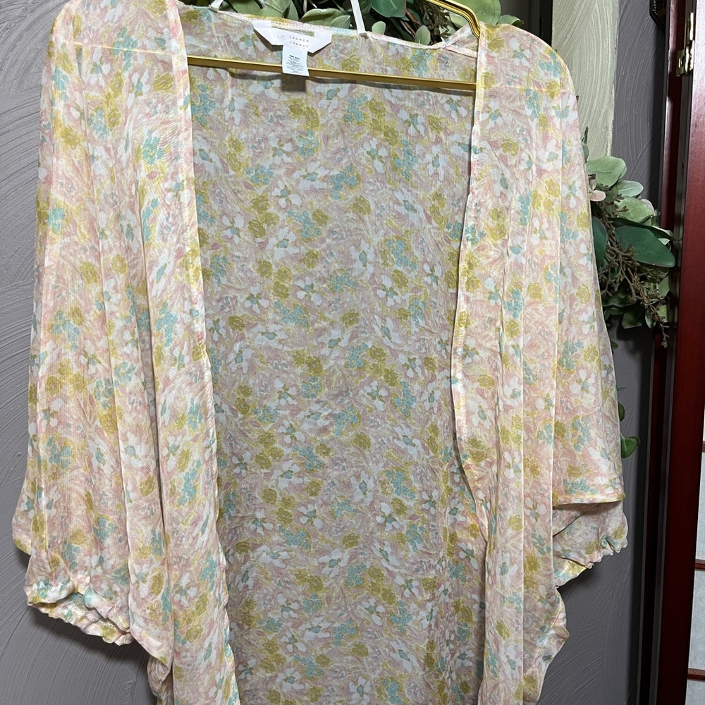 🛍5 for‎ $25 Sales Lauren Conrad Sheer Top